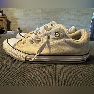 Girls converse
